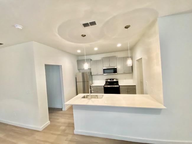 Photo - 5738 Lehigh St