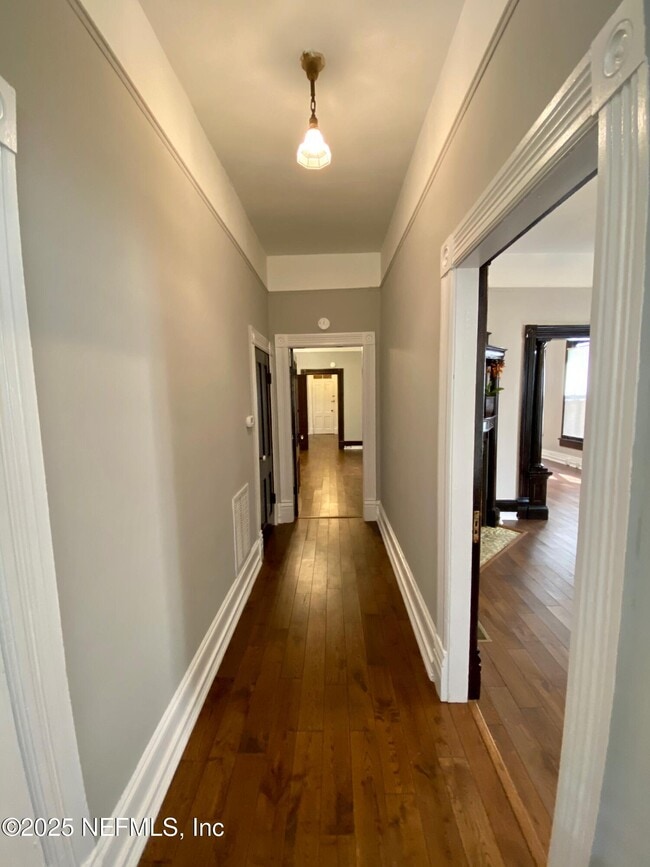 Photo - 1345 N Laura St