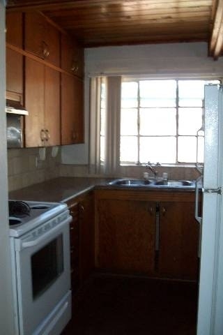 Kitchen - 2123 S Hu Esta Dr Unit East