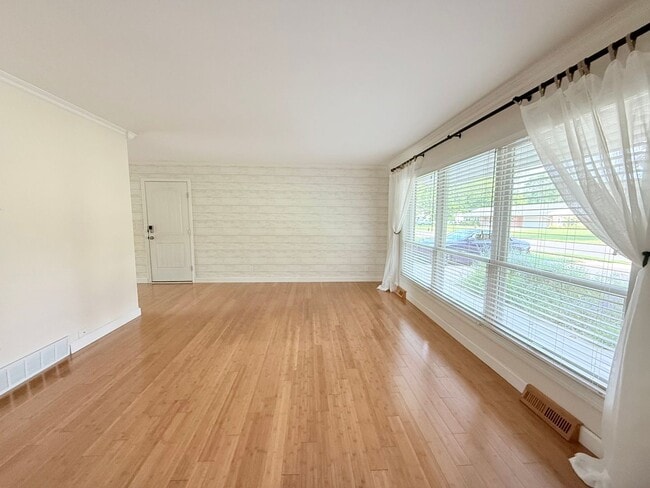 Photo - Incredible Ranch on Ivanhoe Way!