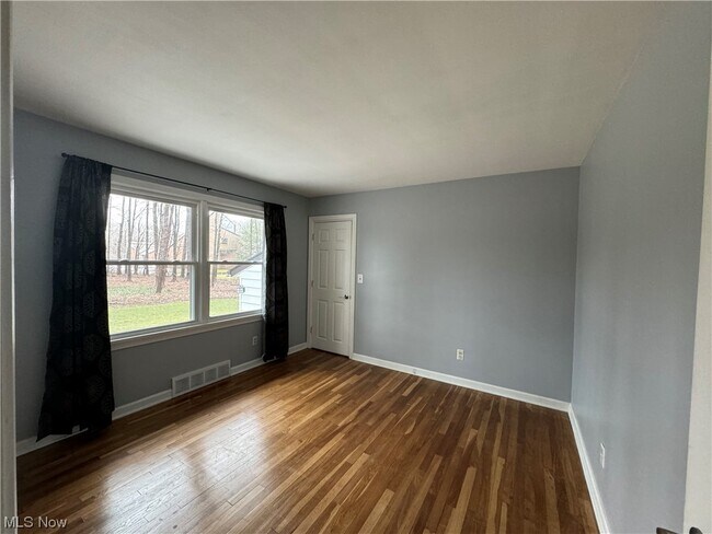 Photo - 35180 Solon Rd