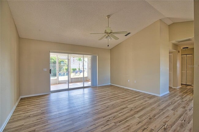 Photo - 5847 Buchanan Rd