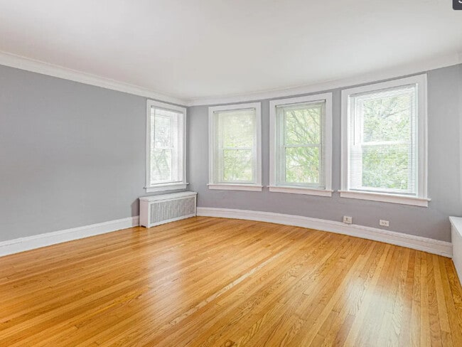 Photo - 8227 S Maryland Ave Unit 3S