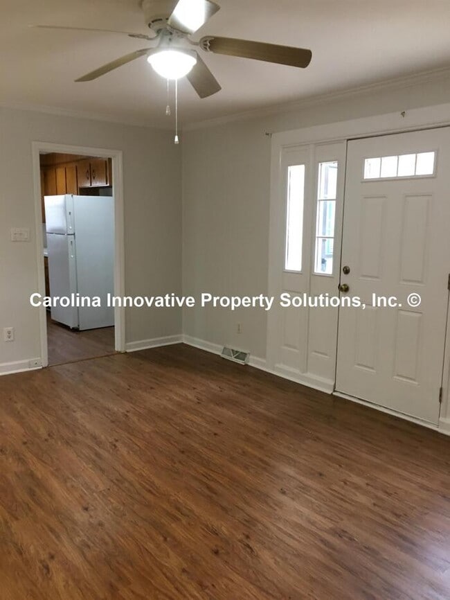 Photo - 7622 Helmdale Ave