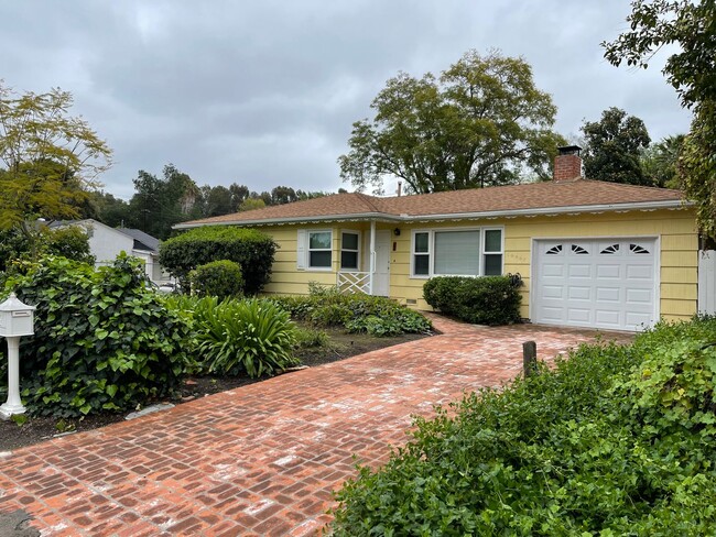Charming 3 Bedroom 2 Bath Single Family Ho... - Charming 3 Bedroom 2 Bath Single Family Ho... Casa