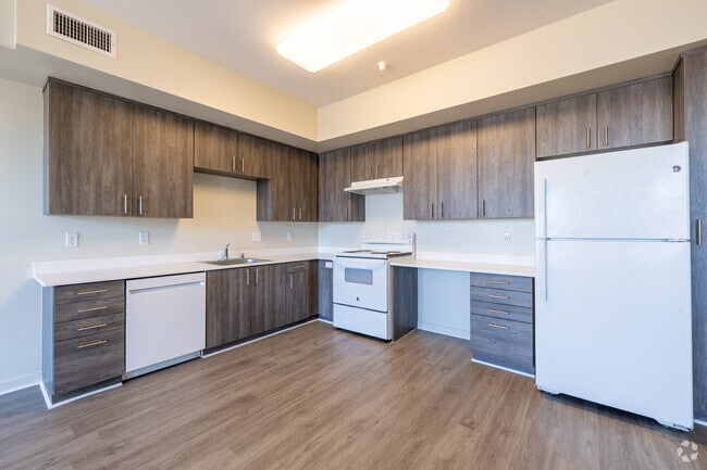 1BR, 1BA - 708SF - Kitchen