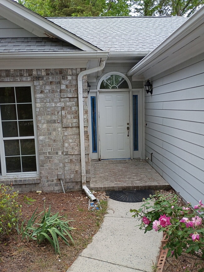 Building Photo - 1007 Handy St