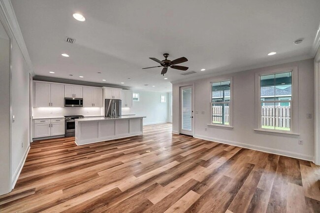 Photo - 22 Roundwood Dr