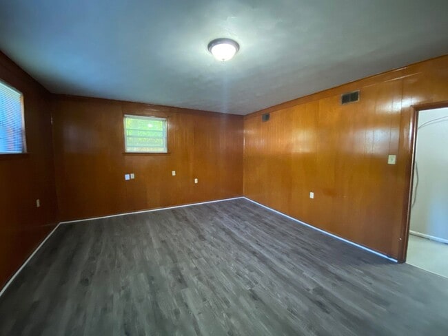 Photo - 3590 Merritt St