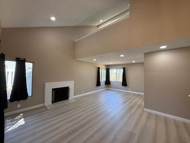 317 Camino Real Ave