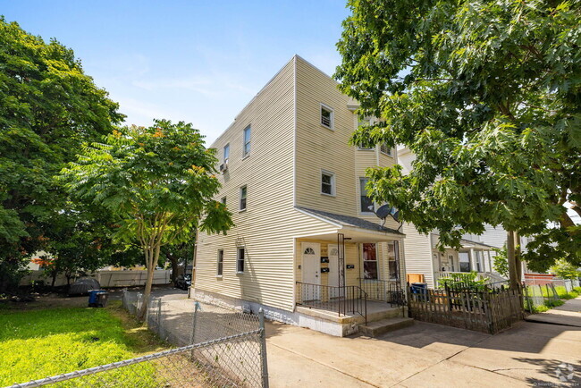 Building Photo - 18 Dewitt St Unit 1st Floor Rental