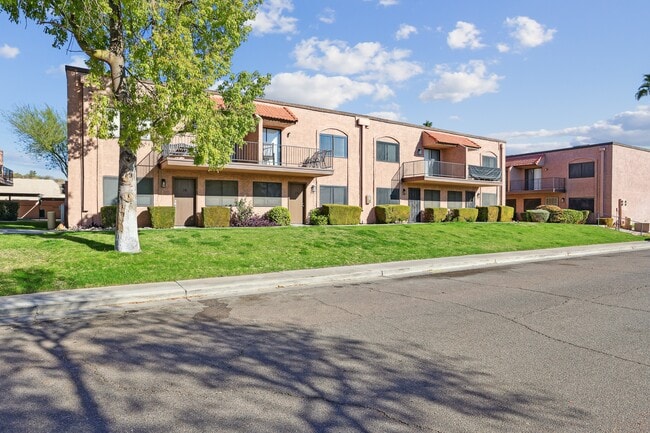 Building Photo - Las Palmas Townhomes