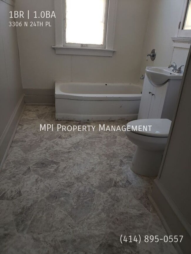 Photo - 3306 N 24th Pl