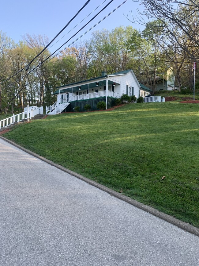 Photo - 412 Price St