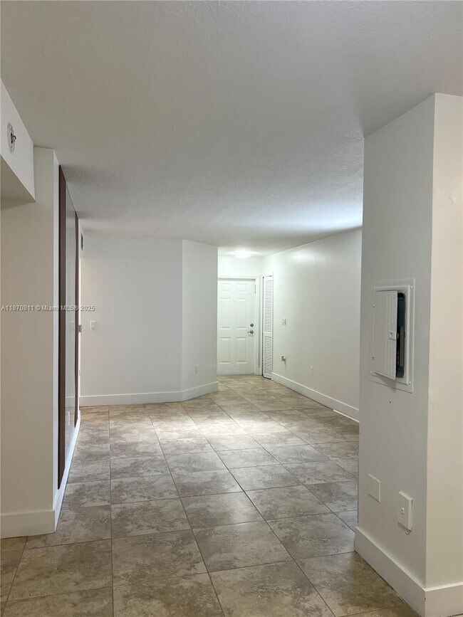 Photo - 1240 SE 28th Ct Unit 101