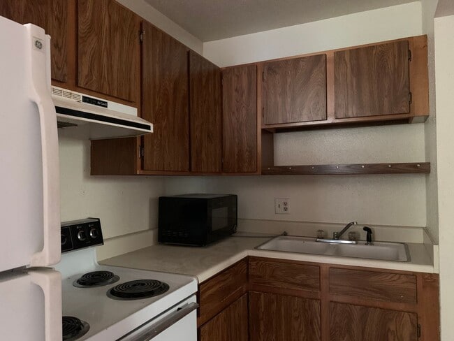 Building Photo - 1313 Burton Ct Unit 1313 Burton Ct. #1