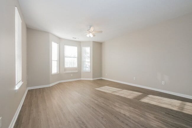 Photo - 7600 Creekside Ln