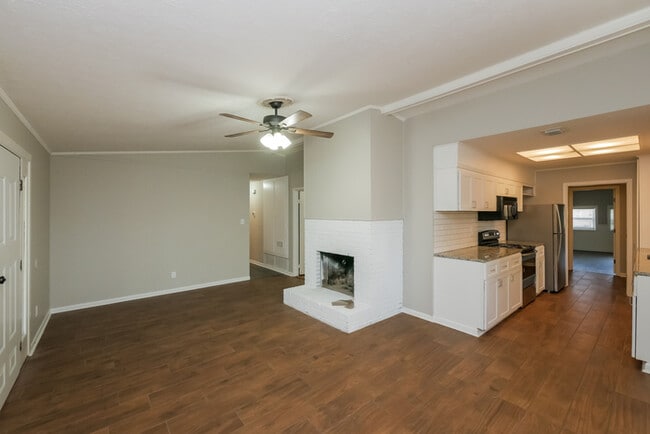 Photo - 102 Griffith Ave