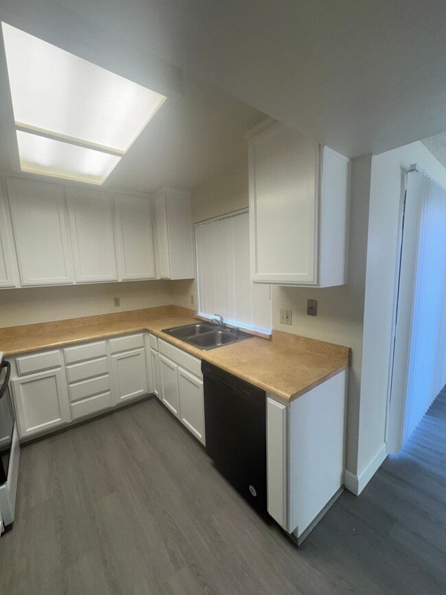 Photo - Close to UCDMC!