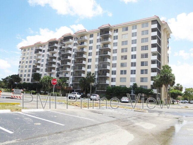 Building Photo - 4164 Inverrary Dr Unit #310 Rental