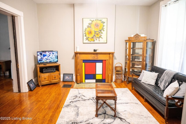 Photo - 1331 S Floyd St Unidad 1