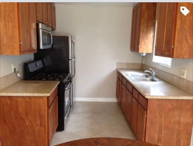 Photo - 1343 W 36th St Apartamentos Unidad 1343 west 36th street
