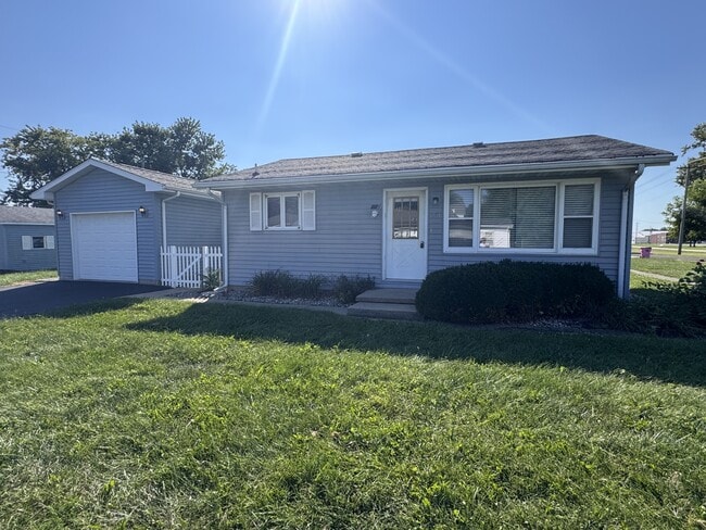 Photo - 301 Willow St