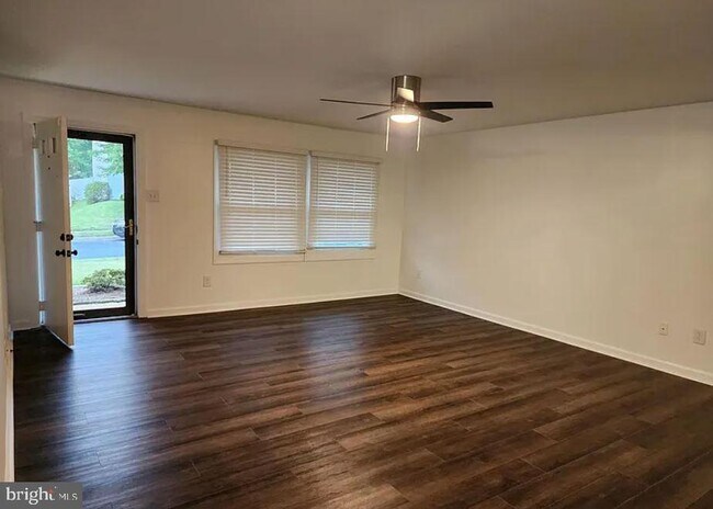 Photo - 7895 Pavilion Dr