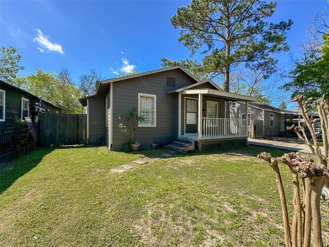 Photo - 132 Grothe Ln