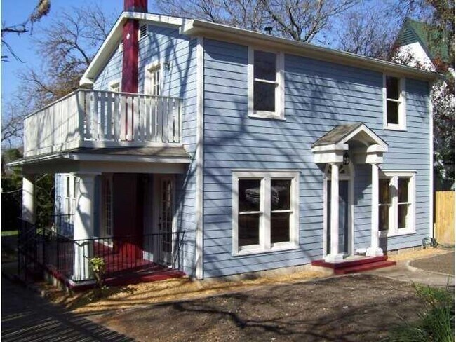 Photo - Large 4 Bedroom house with parking in Nort...