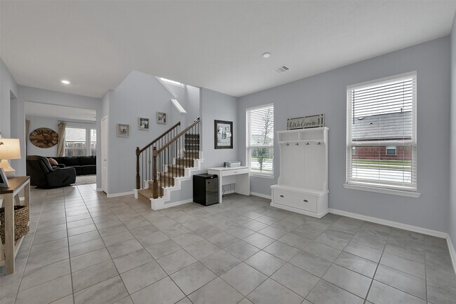 Photo - 1127 Littleton Ct