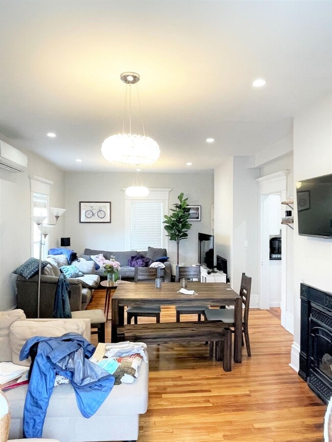 Photo - 2 Worcester St