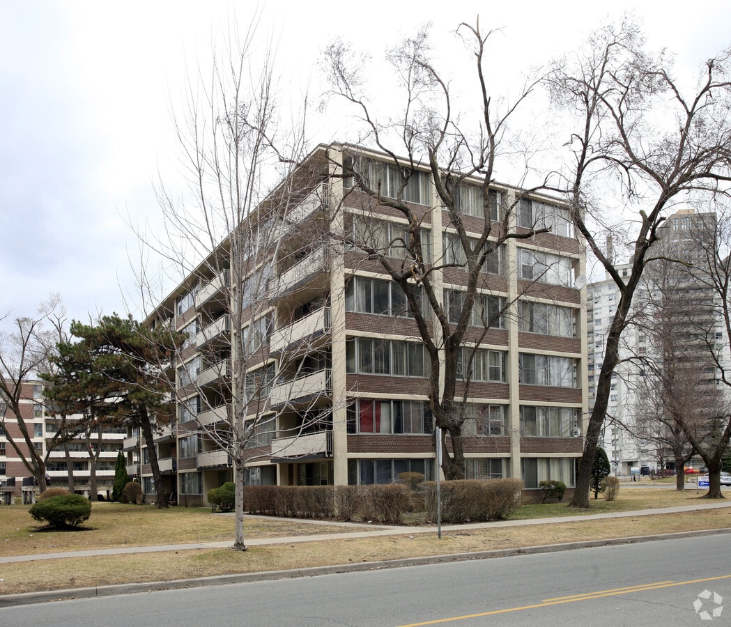 Photo - Milepost & Thorncliffe Park
