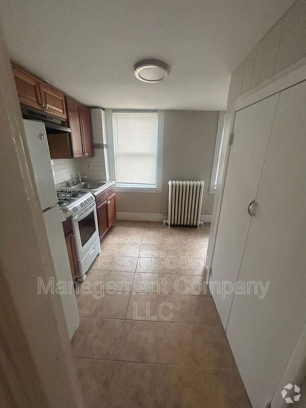 Building Photo - 2319 Reisterstown Rd Unit 2FL Rental