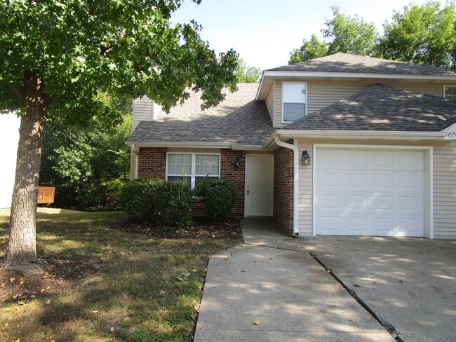 Building Photo - 3550-3552-3552 Prescott Dr Unit 3550 Prescott Dr. Rental