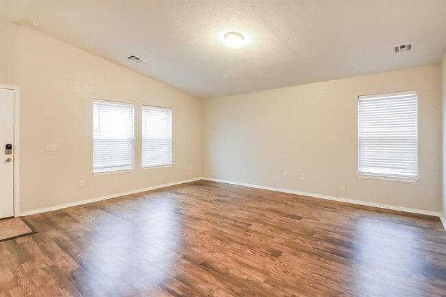 Photo - 14913 Madder Dr
