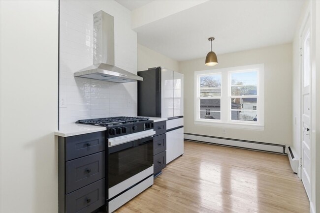 Building Photo - 712 Cedar Lake Rd S