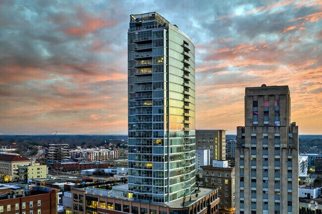 110 N Corcoran St - Apartments at One City Center