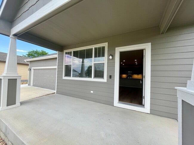 Photo - 350 Naples St