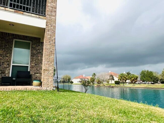 Photo - 14303 Tasmania Ct