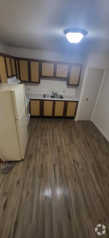 Building Photo - 130 S 9th St Rental
