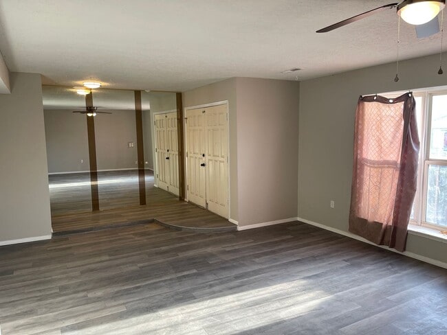 Photo - Charming 4-bedroom, 2-bathroom! Showings available NOW!