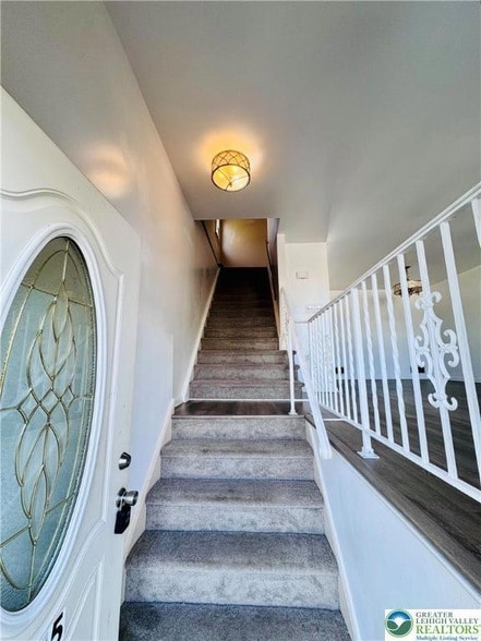 Photo - 235 Vista Dr