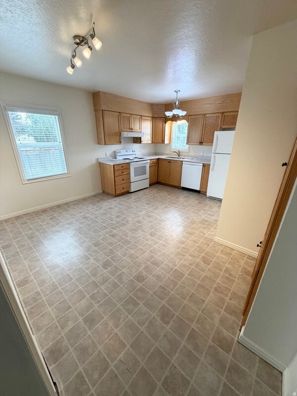 Photo - 4910 S 900 E