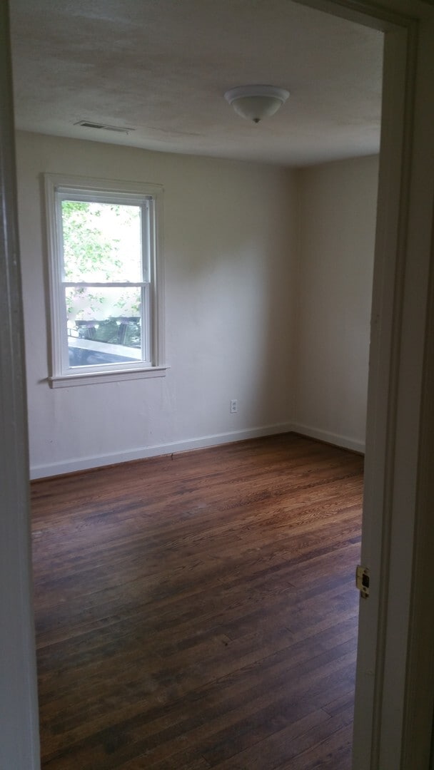 Photo - 1806 Watts Ln