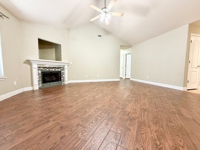 Photo - ***501 Bonanza Street***