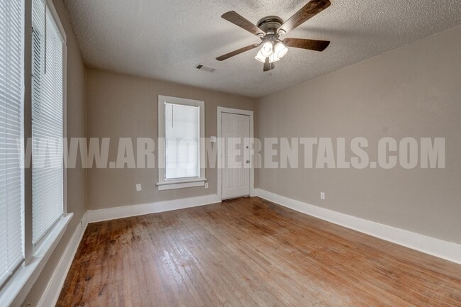 Photo - 611 Faulkner St Unidad A