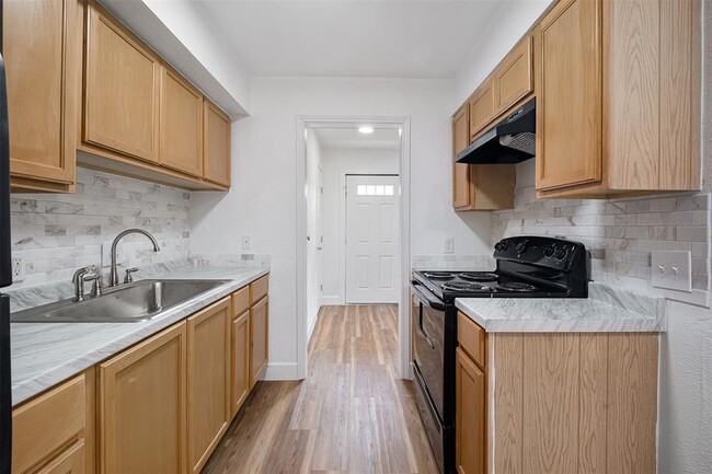 Photo - 2217 Mission Hill Dr