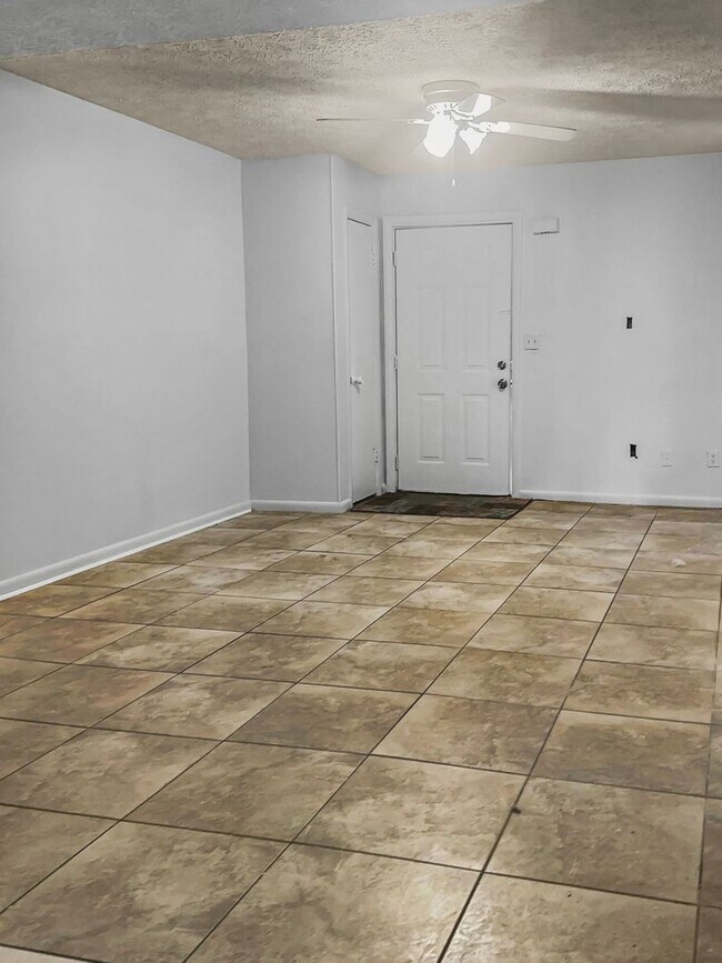 Photo - 115 Twin Lakes Dr Unit Lower