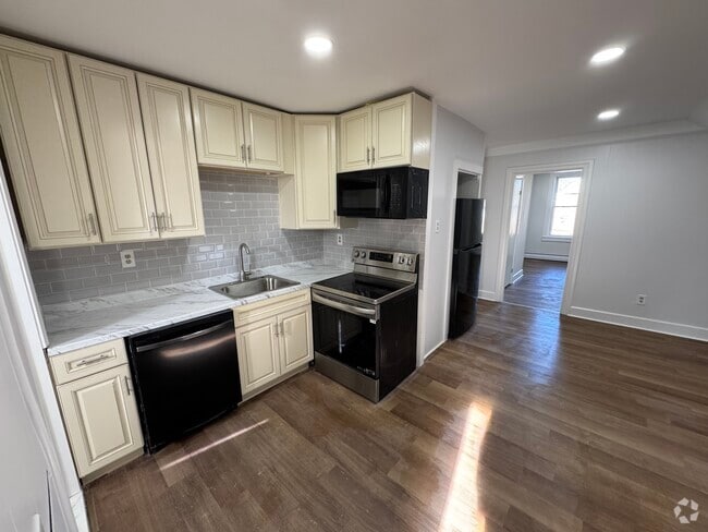 Building Photo - 84 Hope St Unit 1 Rental